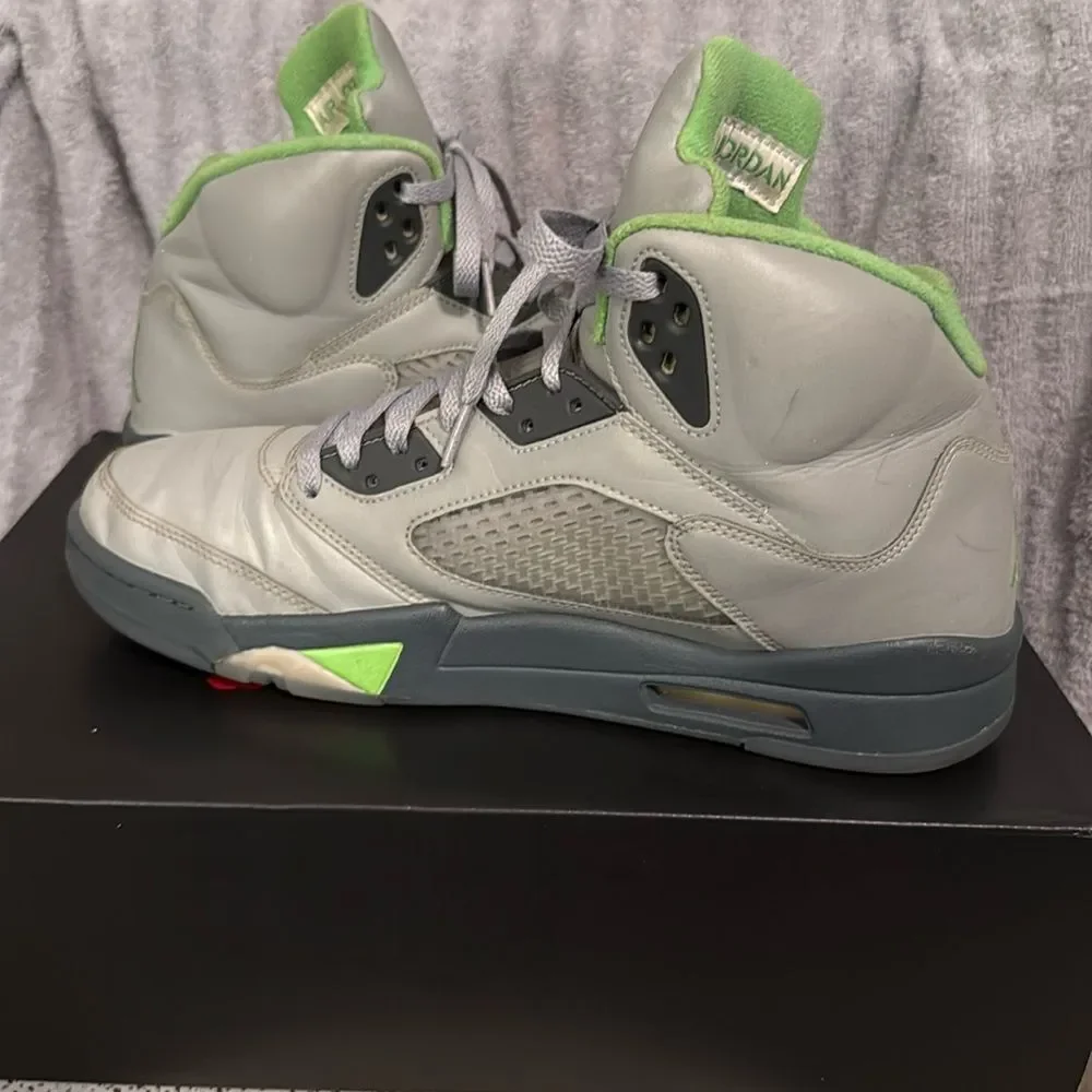 Air Jordan 5 Gray Green Sneakers